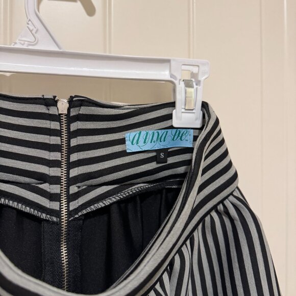 DINA BE Black and Gray Striped Skirt - Size S - Picture 3 of 5
